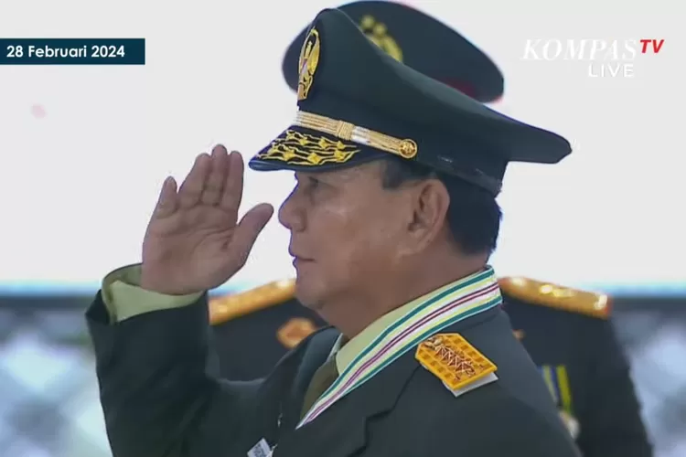 Menhan Prabowo Subianto resmi menyandang pangkat Jenderal Kehormatan yang disematkan oleh Presiden Joko Widodo (Jokowi) di Mabes TNI, Cilangkap, Jakarta Timur, Rabu (28/2/2024).  (Tangkapan Layar Kanal Youtube Kompas TV)