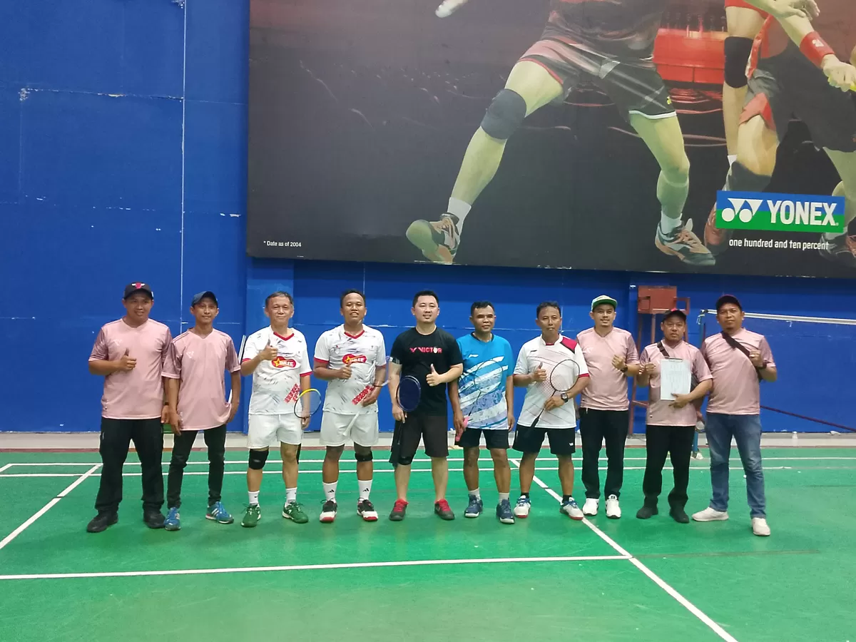 Juara 1, 2, dan 3 dalam turnamen bulu tangkis yang diadakan Kraton Majapahit Jakarta pada Sabtu (15/8/26) (Senayan Post)