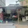 Akhiri Reses di Lontar, Cak Yebe Gas Kawal U-Ditch, Bantu Rutilahu Rumah Reyot Mustofa