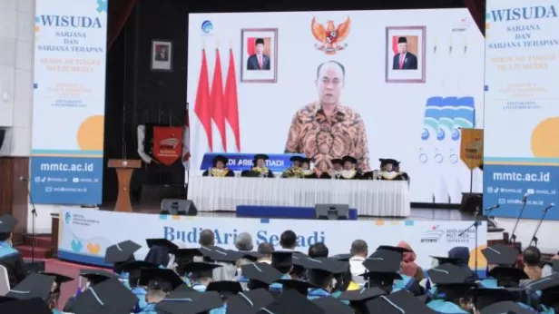 Hadiri Upacara Wisuda Sekolah Tinggi Multi Media Stmm Yogyakarta Secara Virtual Menkominfo