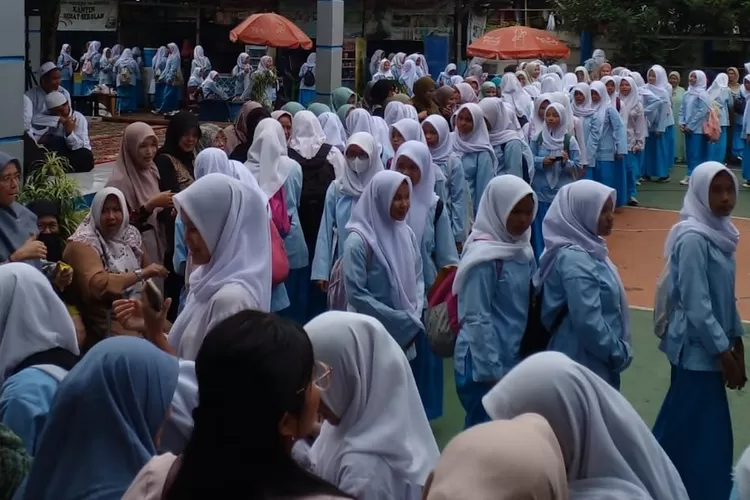 Pelasanaan Peringatan Isra Miraj dan Tarhib Ramadan, di SMPN 26 Depok, pada Rabu (26/2). (ANDIKA EKA/RADAR DEPOK)