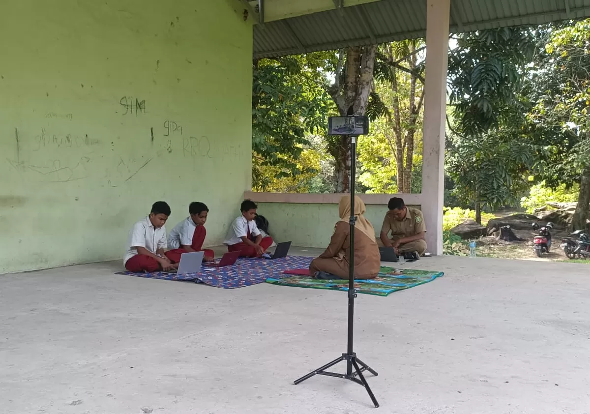 Akses Internet Susah di Dapatkan di SDN 50 Suka Damai, Kecamatan Tebas, Kabupaten Sambas (Yokalbar)