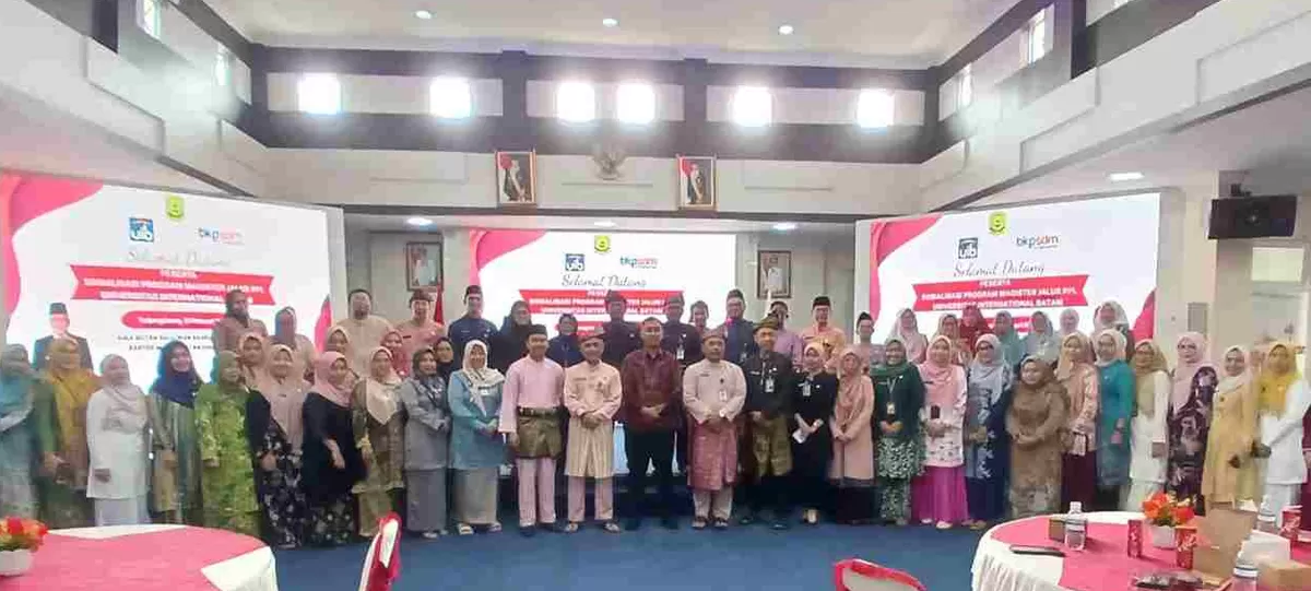 Perwakilan UIB foto bersama pejabat pemko Batam saat kegiatan Sosialisasi PMB Tahun Akademik 2026/2027.