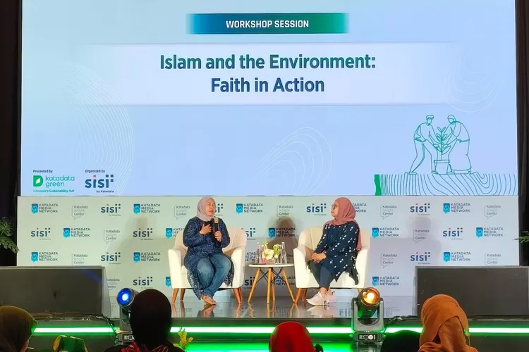 Hening Parlan, National Coordinator GreenFaith Indonesia, saat hadir sebagai pembicara dalam acara Workshop Session bertajuk &ldquo;Islam and the Environment: Faith in Action&rdquo; yang digelar Katadata Green, MOSAIC, dan GreenFaith Indonesia, di Jakarta, Kamis (11/9/2025)
