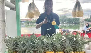 Nasib Penjual Nanas di Situ Rawa Besar Pancoranmas Kota Depok : Omset Tak Pernah Stabil, Nanas Muda Diburu Saat Tahun Baru 