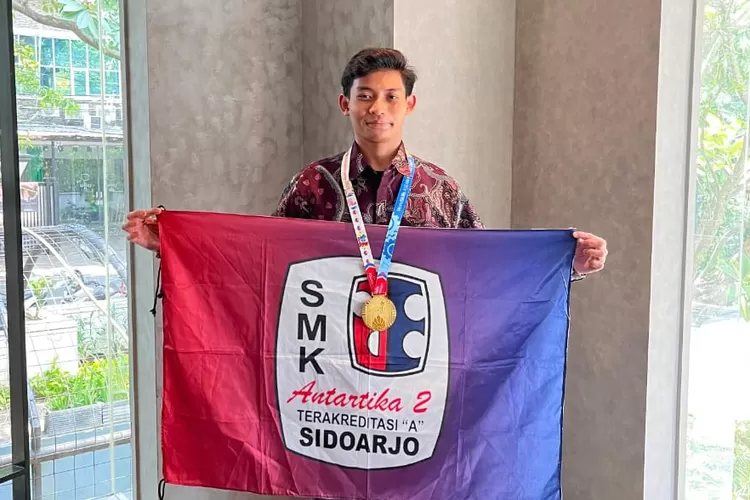 Siswa SMK Antartika 2 Sidoarjo berhasil meraih medali emas pada ajang bergengsi WorldSkills ASEAN 2025 yang digelar di Manila, Filipina.