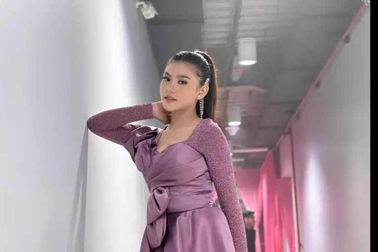 Dikabarkan Dekat Dengan Keisha Alvaro Inilah Biodata Serli Artika Sridevi Pedangdut Cantik 