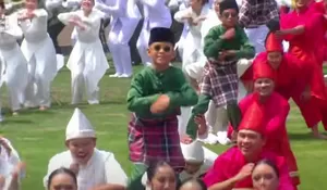 Aura Farming Ramaikan HUT RI ke-80 di Istana, Gerakan Viral Bikin Presiden Prabowo Ikut Goyang Kepala