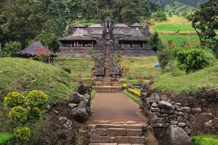 Candi Cetho, salah satu tempat wisata menarik di Karanganyar, Jawa Tengah. (Visit Jawa Tengah)