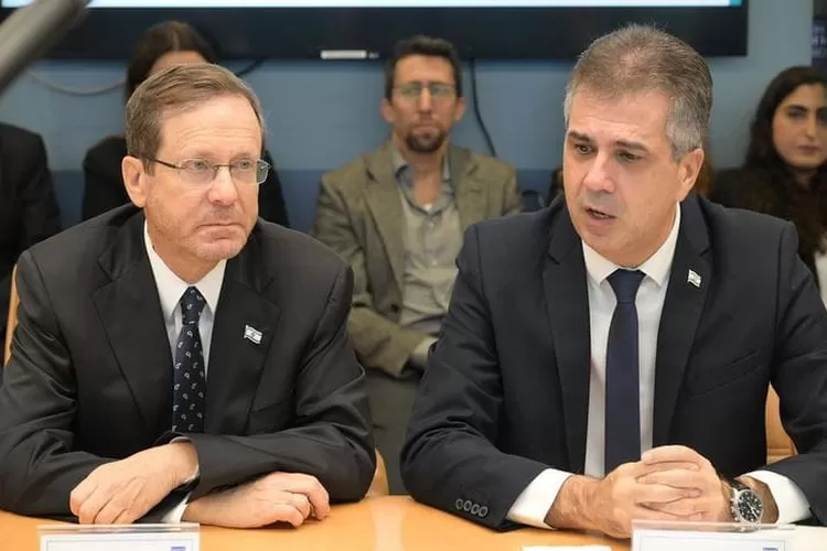 Menteri Luar Negeri Israel, Eli  Cohen (kanan) (Instagram @eli_cohen_minister)