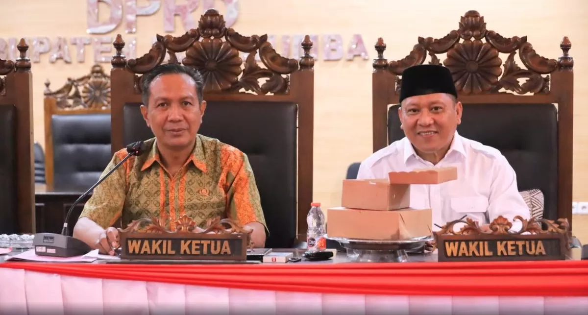 Pimpinan DPRD Bulukumba Syahruni Haris dan Fahidin HDK.
