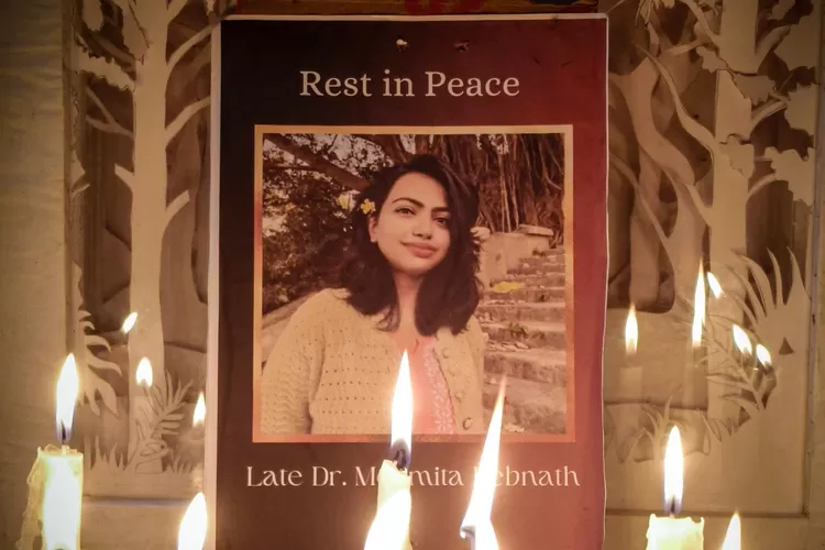 Tragis! Dokter magang Moumita Debnath dirudapaksa 15 pria di India hingga tewas (India Forums)