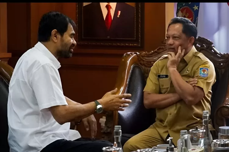 3 bupati yang tidak sanggup menangani bencana yang melanda wilayahnya, yakni, Haili Yoga selaku Bupati Aceh Tengah, Mirwan MS sebagai