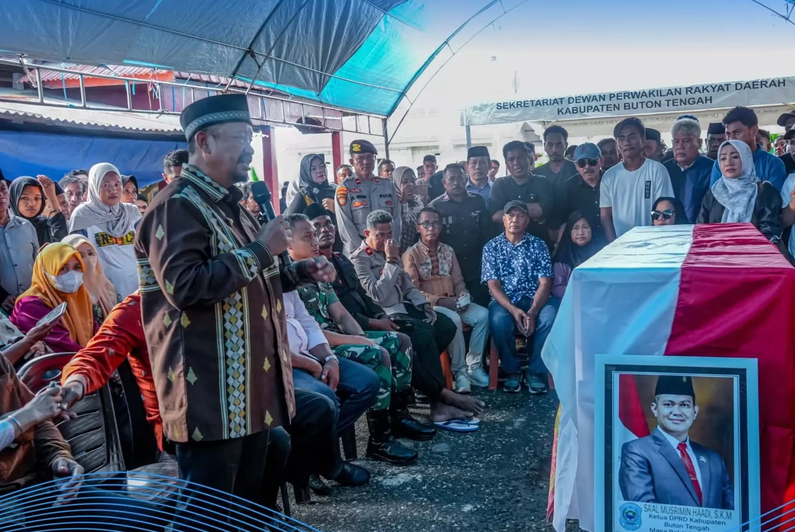 Bupati buteng melepas jenazah Ketua DPRD ke peristirahatan terakhir