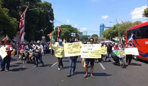 BREAKING NEWS: Kecewa Sistem Perparkiran Surabaya, Ratusan Juru Parkir Gelar Aksi Demonstrasi dan Mogok Kerja ke Balai Kota