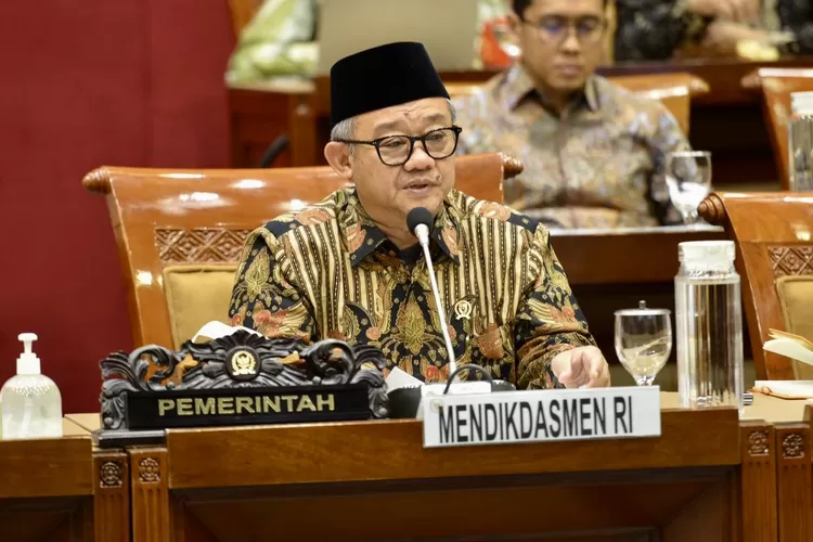 Menteri Pendidikan Dasar dan Menengah (Mendikdasmen) mengikuti Rapat Kerja bersama Komisi X Dewan Perwakilan Rakyat Republik Indonesia (DPR RI) di Jakarta - Foto: Istimewa