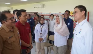 Kunjungi Koperasi Desa Merah Putih Mojokerto, Kepala BPOM Taruna Ikrar Siap Beri Pendampingan Izin Apotek dan Klinik
