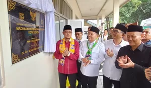 Tidak Ada Obat! Madrasah Ibtidaiyah Negeri 1 Depok Cikal Bakal Madrasah Digital