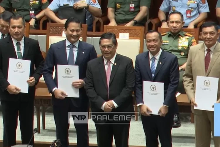 DPR sahkan revisi UU TNI, tapi publik masih menolak.  (HukamaNews.com / Tangkap Layar YouTube - TVR PARLEMEN)