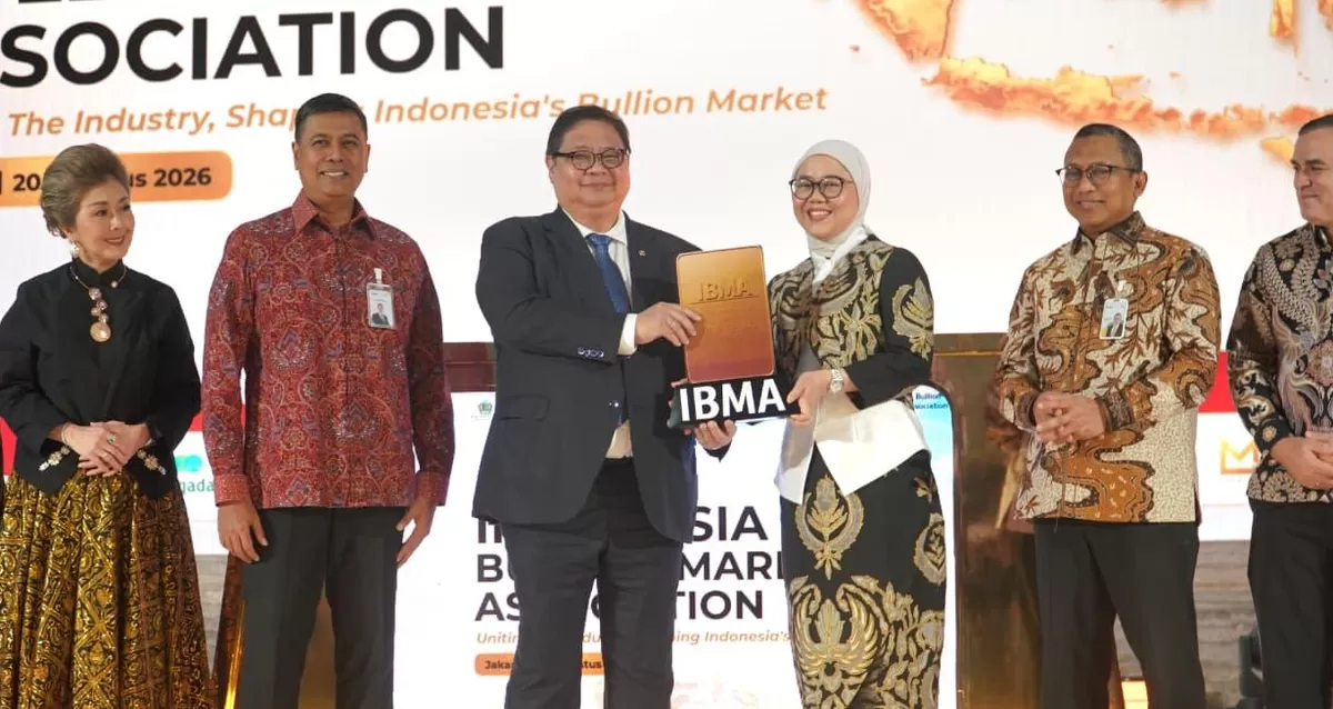 Menteri Koordinator Bidang Perekonomian Airlangga Hartarto meresmikan peluncuran Indonesia Bullion Market Association (IBMA) di Jakarta, Kamis (20/8/2026).Airlangga mendorong optimalisasi potensi simpanan emas masyarakat. Target potensi 1.800 ton emas yang disimpan masyarakat di bawah bantal. (Dok. Humas Ekon Kementerian Koordinator Bidang Perekonomian.)
