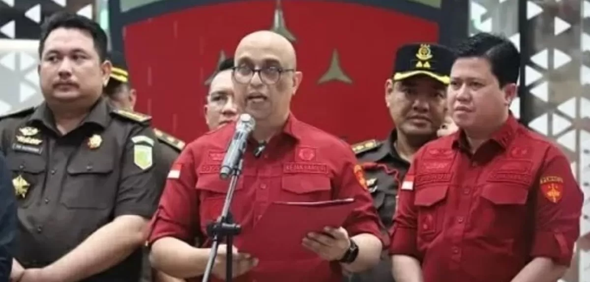 Direktur Penyidikan Jampidsus Kejagung Syarief Sulaeman Nahdi ssat memberikan keterangan atas penetapan satu tersangka baru dalam penyidikan dugaan tindak pidana korupsi tata kelola program MBG berinisial AYS.