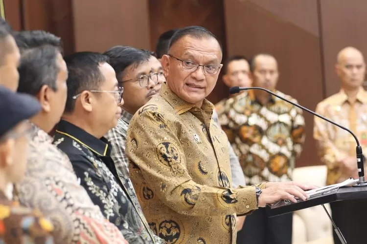 Wakil Menteri Koordinator Bidang Politik dan Keamanan (Kemenko Polkam) Letjen TNI (Purn) Lodewijk Freidrich Paulus 