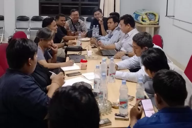 DISKUSI : Saat rapat persiapan untuk pelaksanaan Musa ke-X KNPI Kota Depok, berlangsung di Gedung Pemuda KNPI Kota Depok, belum lama ini. (DOKUMENTASI KNPI)