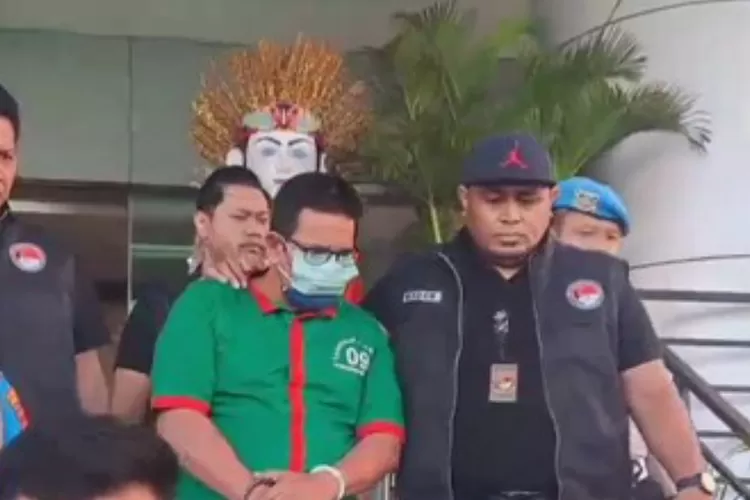 Artis Ibra Azhari terancam 12 tahun penjara akibat penyalahgunaan narkoba.  (Tangkap layar insertlive.com / HukamaNews.com)