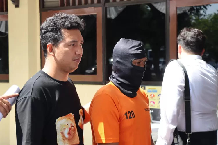 Tersangka pengedar narkoba diamankan jajaran Satresnarkoba Polres Kendal.  (dokumen Polres Kendal)