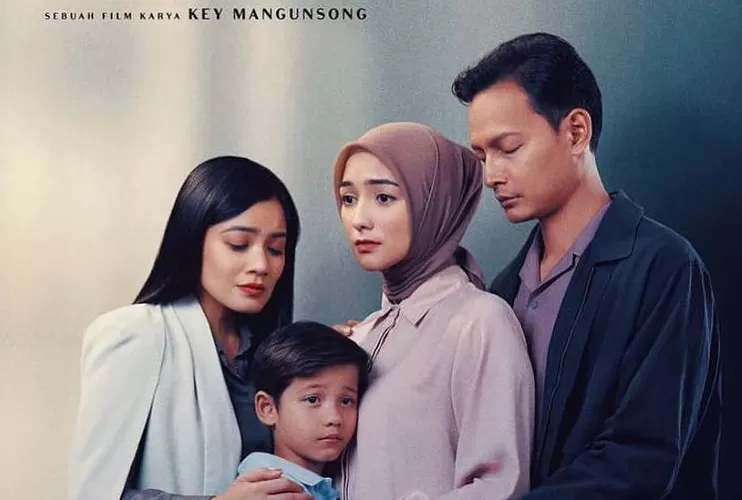 Tayang 7 September 2023, Ini Sinopsis Air Mata di Ujung Sajadah, Film Drama  Keluarga yang Menguras Emosi - Pitutur - Halaman 2