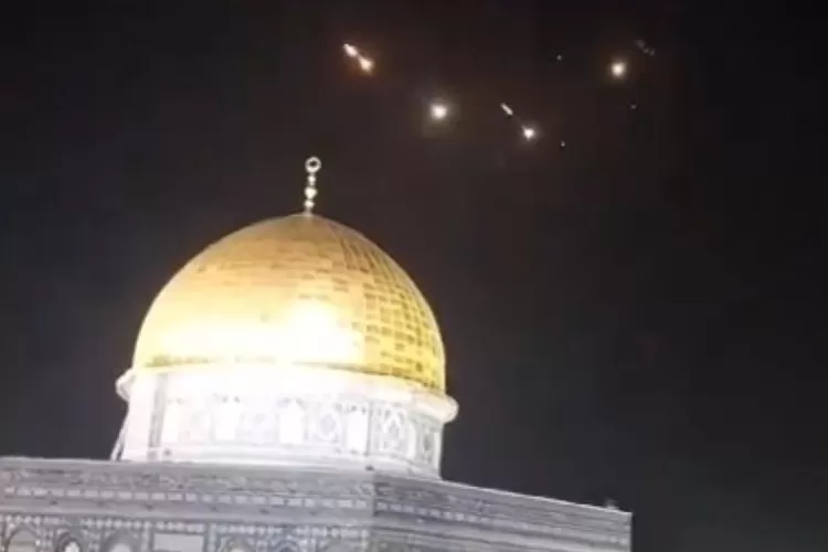 Ratusan Drone Dan Rudal Iran Hantam Pangkalan Militer Zionis, Iran ...