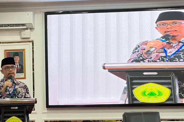 Ketua FDMP Unpak Bogor Dr. Agus Sriyanta saat membuka sarasehan.