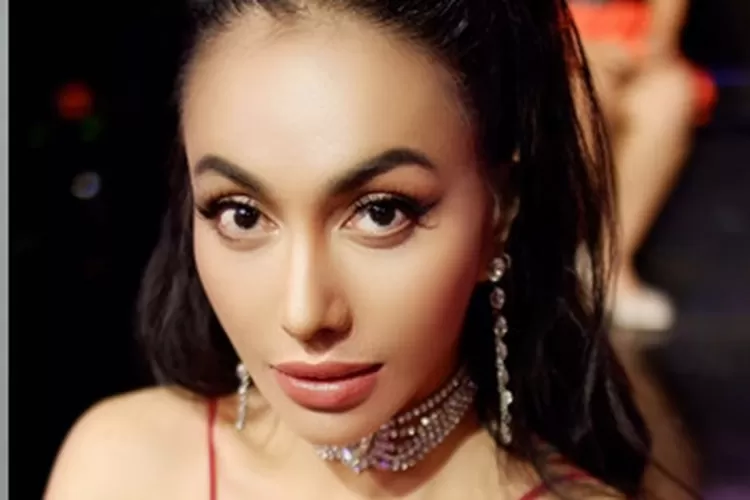 Hasil oplas dinilai berhasil, Denada panen pujian netizen dan sebut makin bahagia (yurikewahita771)