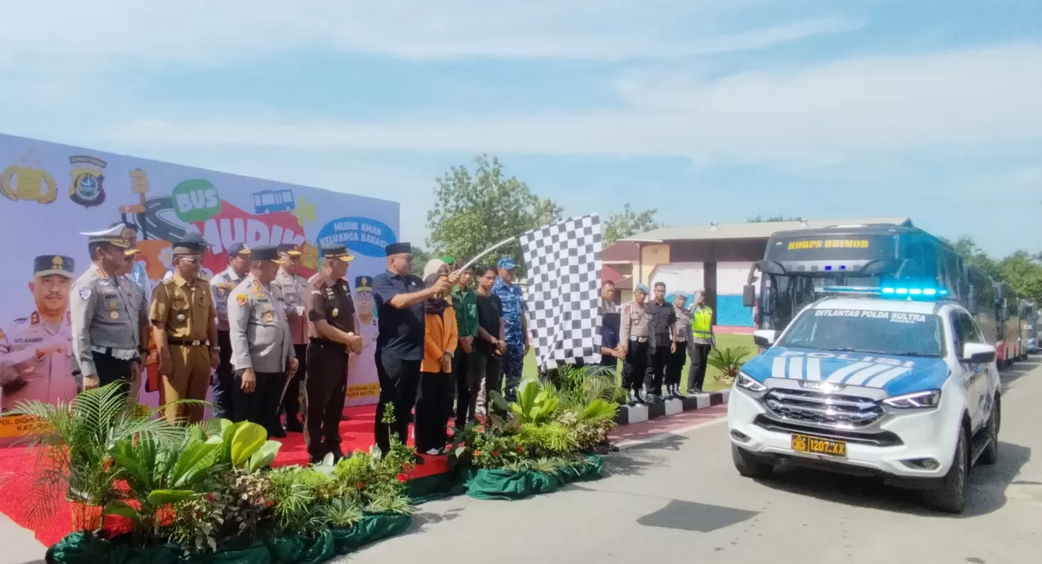 Mudik gratis bersama Polda Sultra berangkatkan 135 pemudik