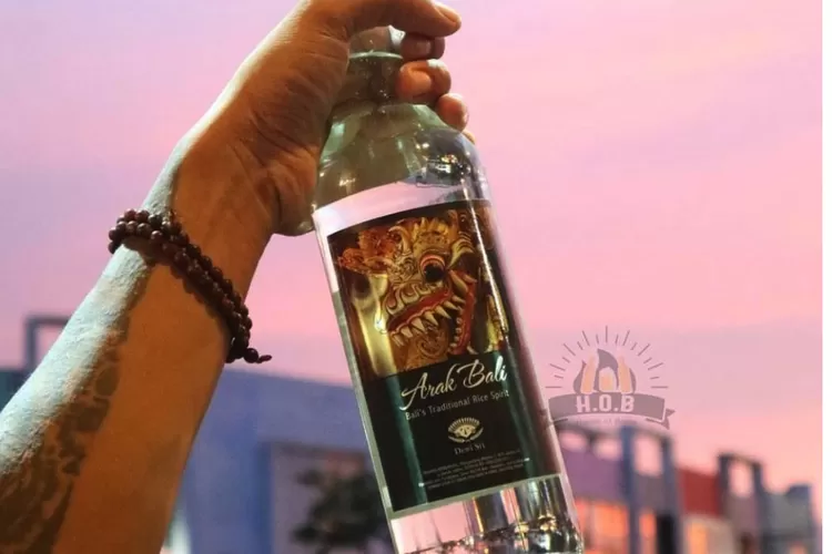 Arak Bali Penuh Manfaat Meski Beralkohol Petani Banyak Minum