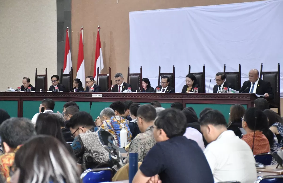 ILUSTRASI SIDANG KPPU - Inilah Daftar 97 Pinjol Kena Denda KPPU ! Dari Total Rp755 Miliar, PT Pembiayaan Digital Indonesia (AdaKami) Paling Gede Sanksinya (Kalimantansatu.com/Dok. KPPU)