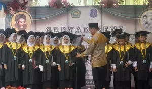 Lagi, Murid MI di Jombang Launching Buku Tandai Lepas Kelas Akhir