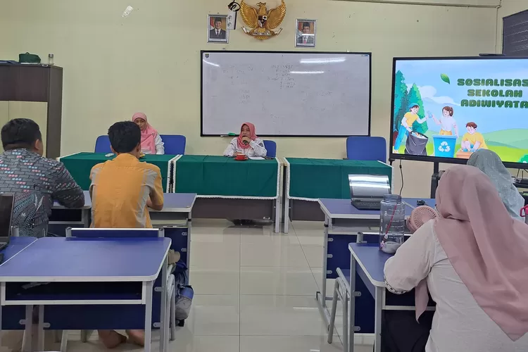 Kegiatan sosialiasi di SMPN 29 Depok dalam rangka persiapan menuju Sekolah Adiwiyata. (ANDIKA EKA/RADAR DEPOK)