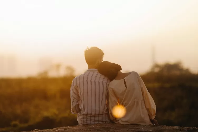 Ilustrasi ramalan zodiak Libra mengenai cinta dan karir yang berlaku besok Jumat 4 April 2025 (Pexels.com/  Văn Thắng)