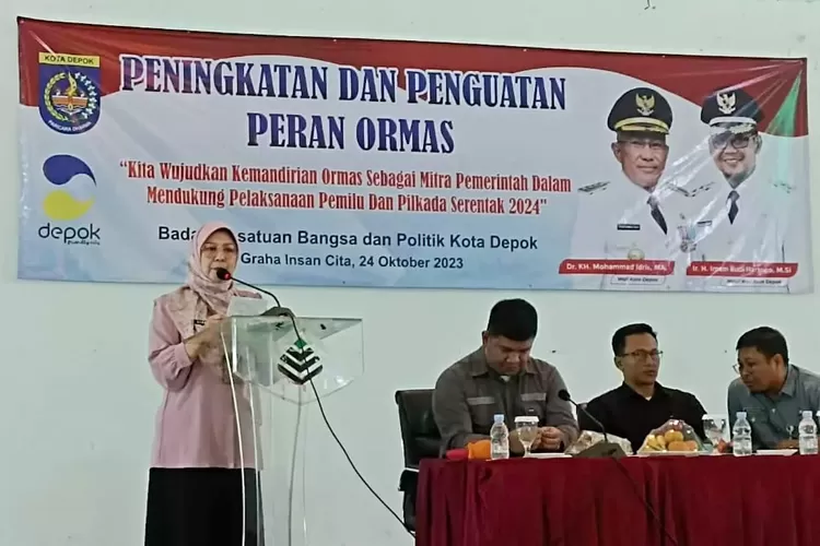Kepala Bakesbangpol Kota Depok, Lienda Ratnanurdianny, saat memberi sambutan dalam kegiatan peningkatan dan penguatan peran ormas, di Gedung Graha Insan Cita. 