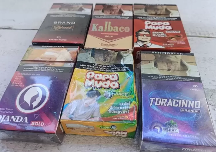 Rokok yang diduga ilegal banyak beredar di Kalbar. Nama mereknya pun unik.
