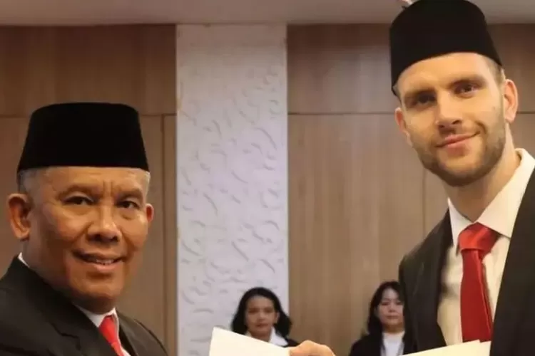 Resmi Jadi WNI, Maarten Paes Bakal Jadi Kiper Di Laga Timnas Indonesia ...