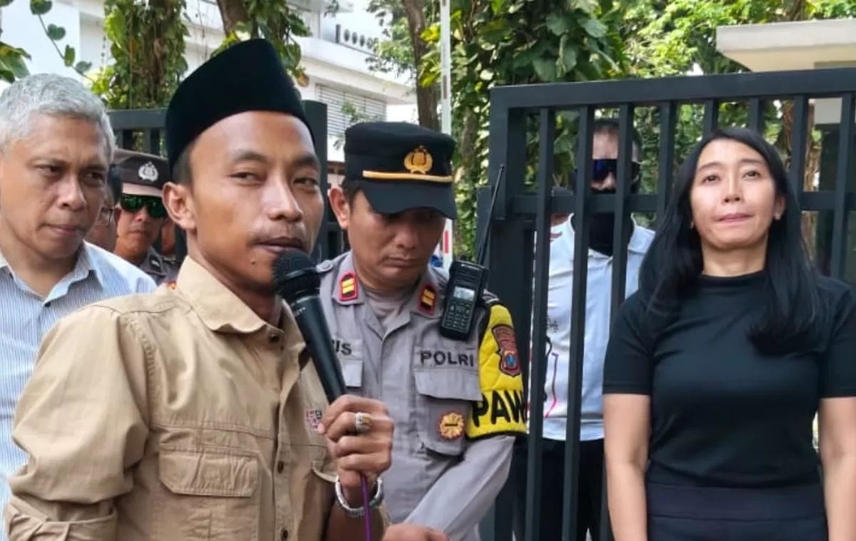 Dah di, Ketua Umum Gempar Jatim saat aksi di depan kantor Manajemen Citraland terkait privatisasi air, Rabu 30 September 2026