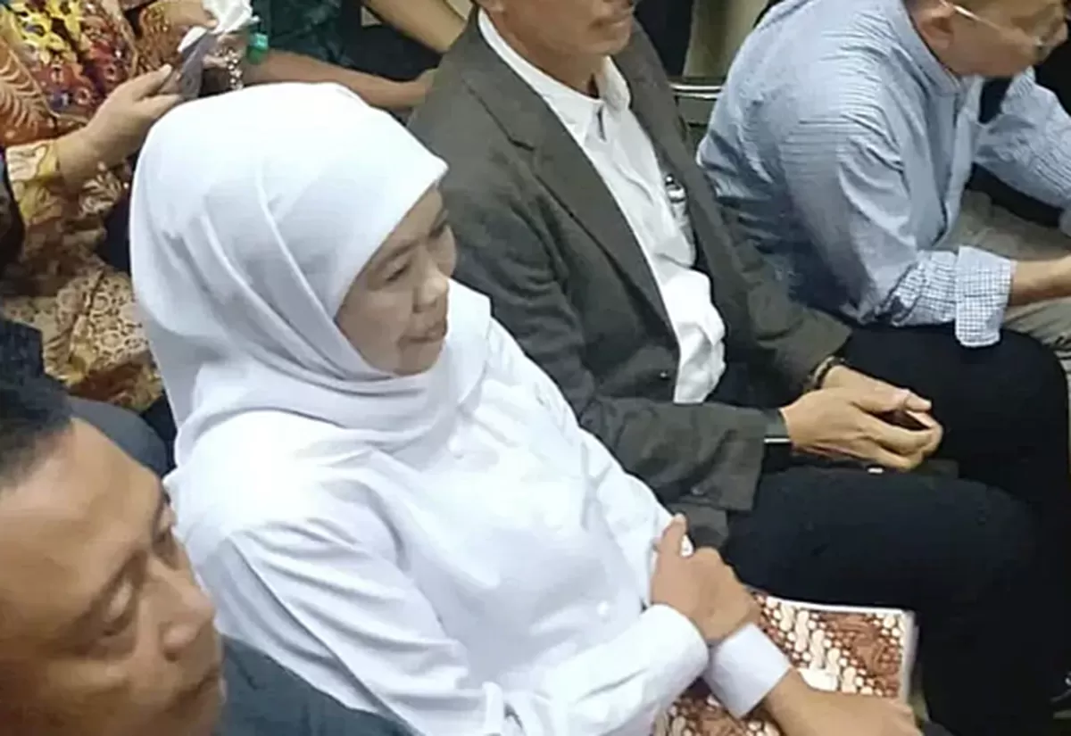 Gubernur Jawa Timur Khofifah Indar Parawansa saat hadir di Pengadilan Negeri Tindak Pidana Korupsi (Tipikor) Surabaya./Foto: ANTARA