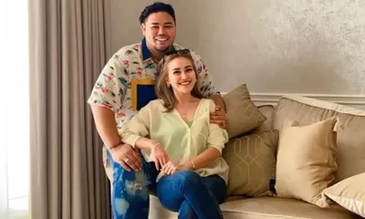 Ivan Gunawan Ungkap Hampir Menikahi Ayu Ting Ting Saat Hamil: “Gue Nyaris Kawinin Dia”