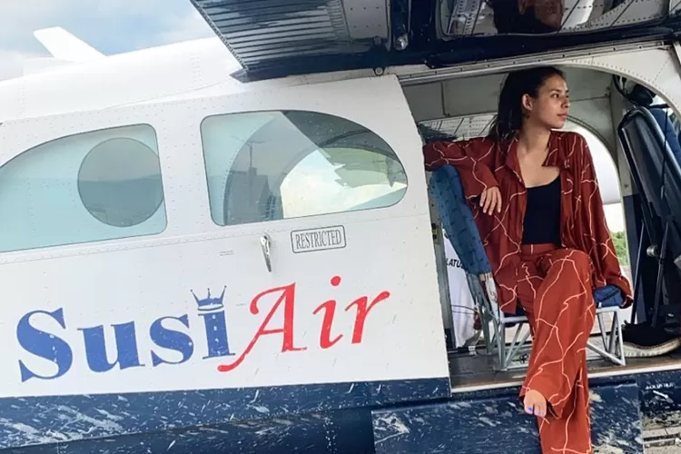 Beri Gaji Pilot Dan Pramugari Susi Air Setara Garuda, Putri Cantik Susi ...