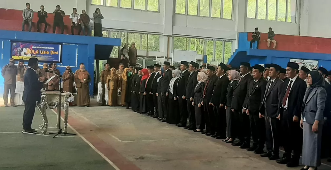Suasana kegiatan pelantikan pejabat admistrator dan pengawas lingkup Pemkab Kolut. Foto: Laode Musafir/RS 
