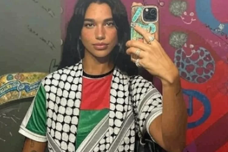 Dua Lipa Tarik Lagu dari Spotify Israel Sebagai Dukungan untuk Palestina