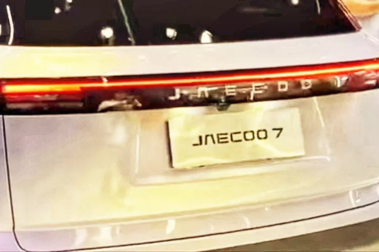 Tampilan belakang mobil Jaecoo 7 (Tangkapan layar YT )