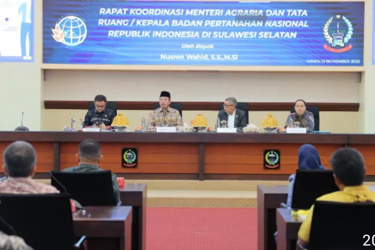 Rakor menteri ATR BPN Nusron Wahid bersama kepala daerah se Sulsel (Foto: Ist)